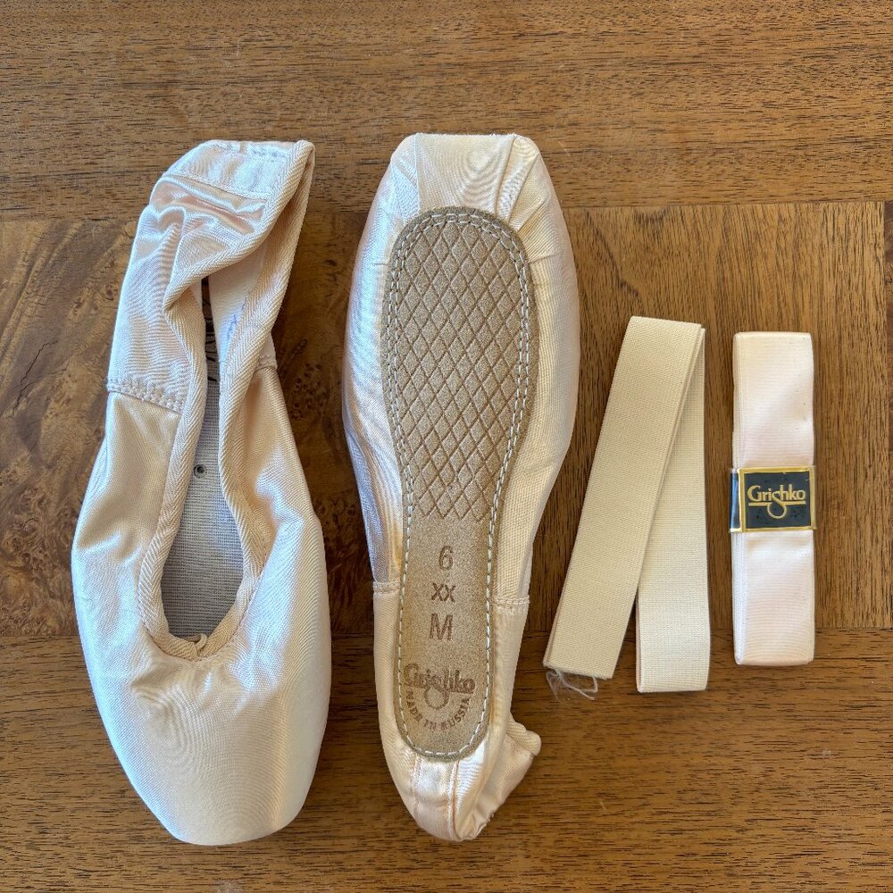 GRISHKO 2007 Pointe Shoes 6 XX M - NWOT